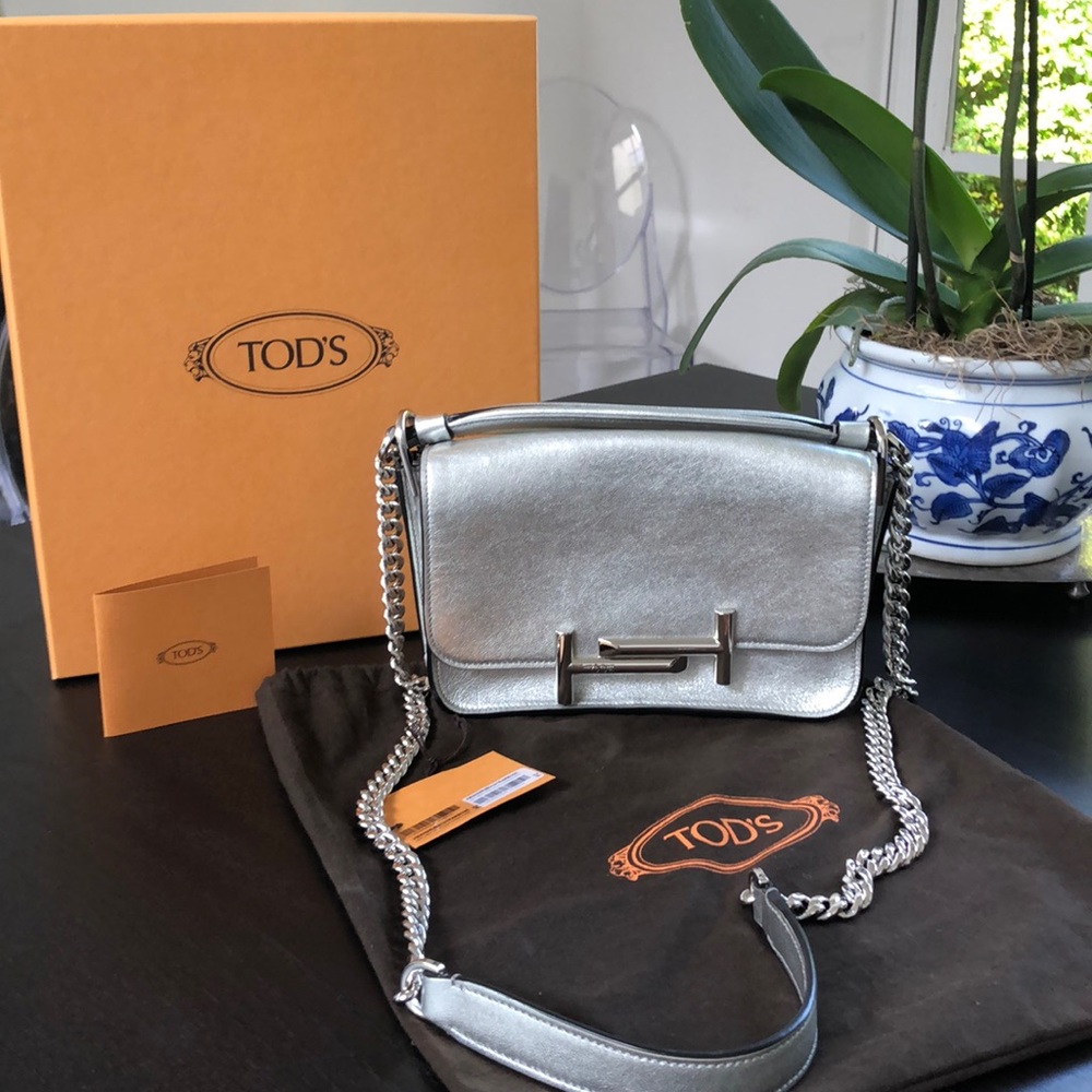 💯authentic Tod’d Double T mini metallic silver 👜